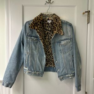 Redone denim jacket with fur cheetah lining size small
